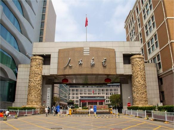 中国着手遏制光伏产能过剩，推动价格稳定